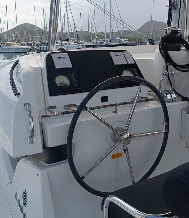 Uiara | Lagoon 42 photo 7