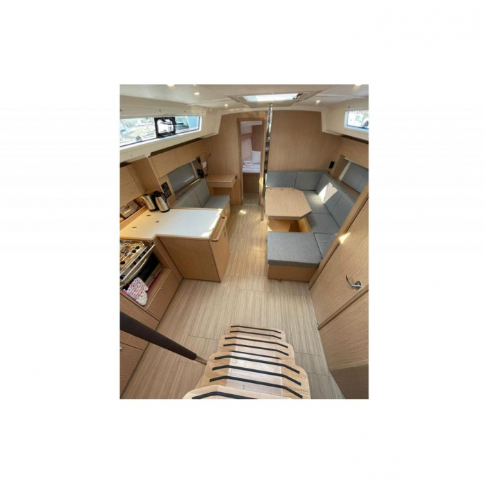 Donuha | Bavaria C42 photo 3