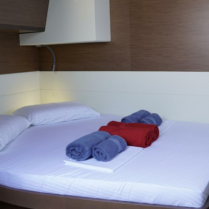 Blue Velvet | Lagoon 52 photo 43