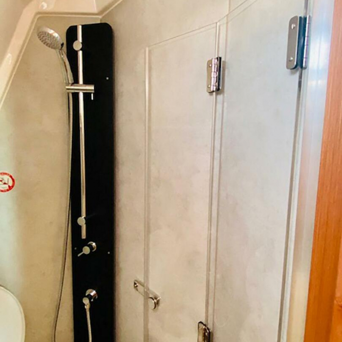 Class | Bavaria C42 photo 13