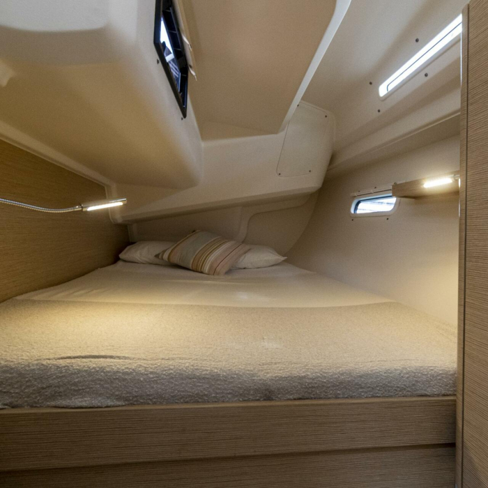 Tecla - Water maker, Solar Panel - BOTH SAILS triradial, Retractabile Bow Trust | Hanse 388 photo 11