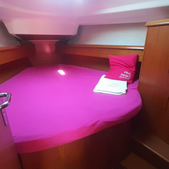 Pink Pearl | Sun Odyssey 37 photo 7