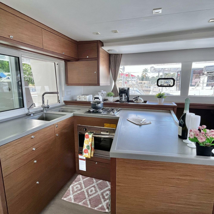 Sea Runner IV - FF | Lagoon 450 photo 3