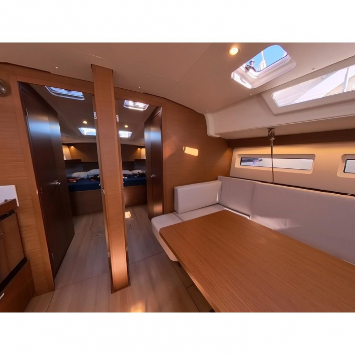 Vino Blanco (Radazul) | Sun Odyssey 490 photo 3