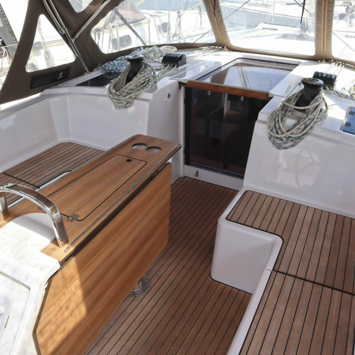Prestige | Bavaria C42 photo 11