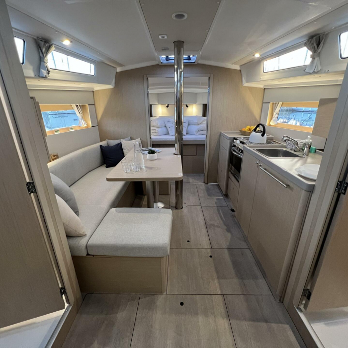 Jana | Oceanis 38.1 photo 18