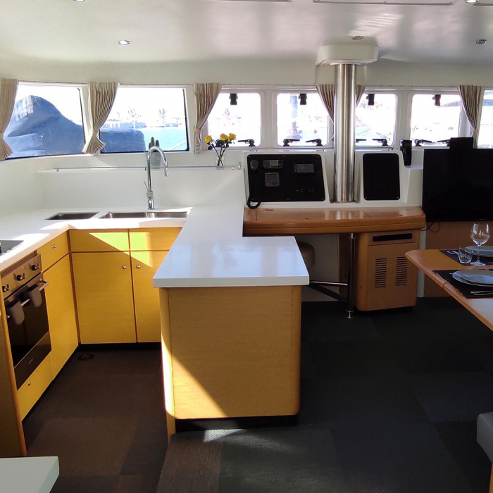 The Full House | Lagoon 500 photo 8