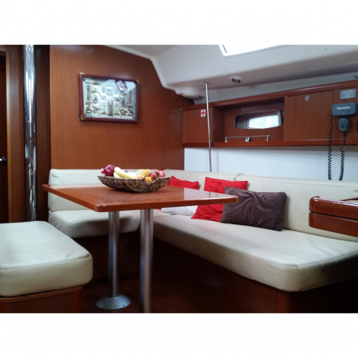 Carmen | Oceanis 43 photo 3