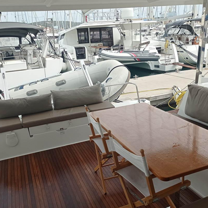 Shanti | Fountaine Pajot LUCIA 40 photo 21