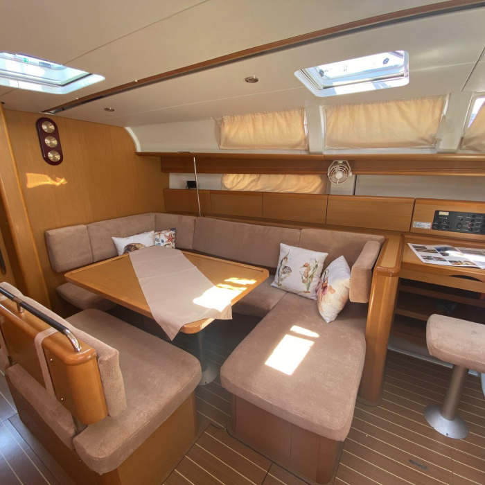 Capella II | Sun Odyssey 44i photo 6