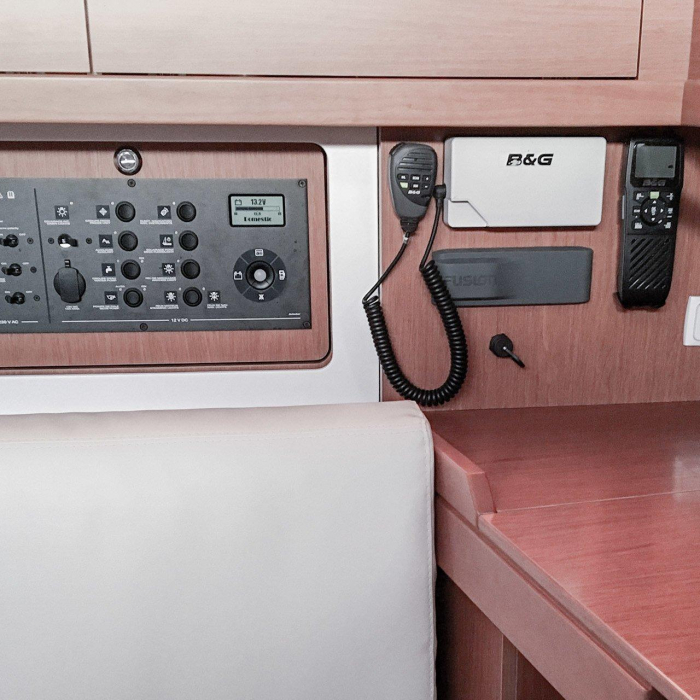 Slide | Oceanis 45 photo 14