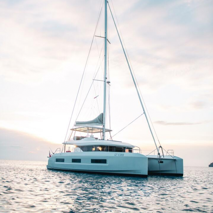 EL-BLUE | Lagoon 55 photo 2