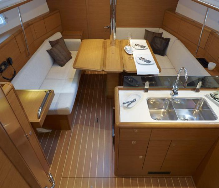 STAR FISH | Sun Odyssey 389 photo 3