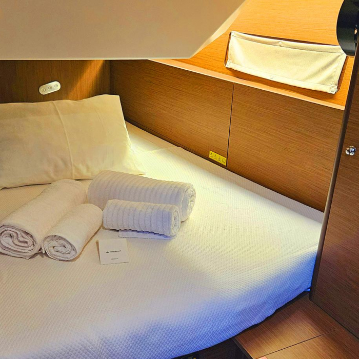 Gia | Oceanis 40.1 photo 16