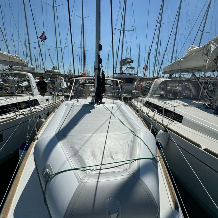 White Feather | Sun Odyssey 349 photo 4