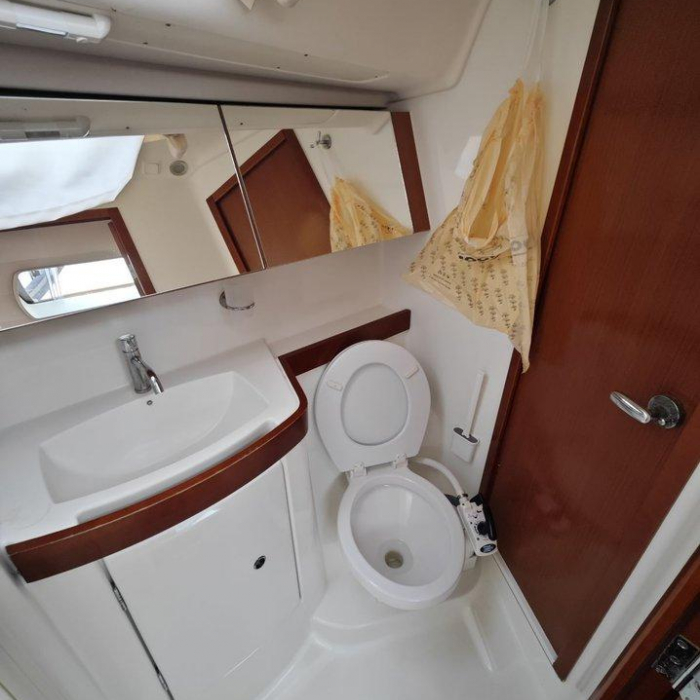 Violet | Oceanis 40 photo 16