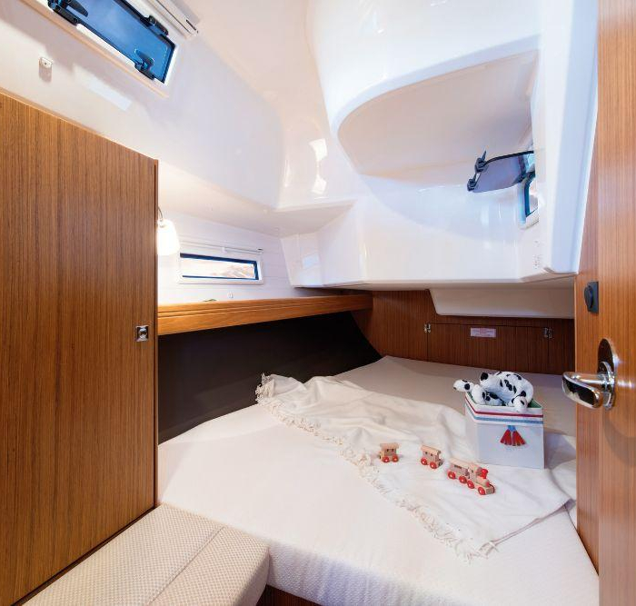 Castor | Bavaria Cruiser 37 photo 11