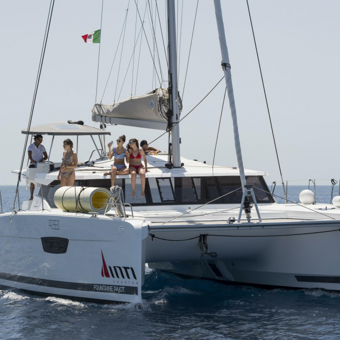 Astrea | Fountaine Pajot Astrea 42 photo 5