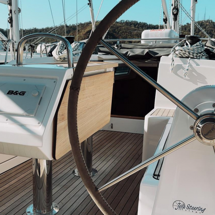 Arinna | Bavaria C38 photo 20