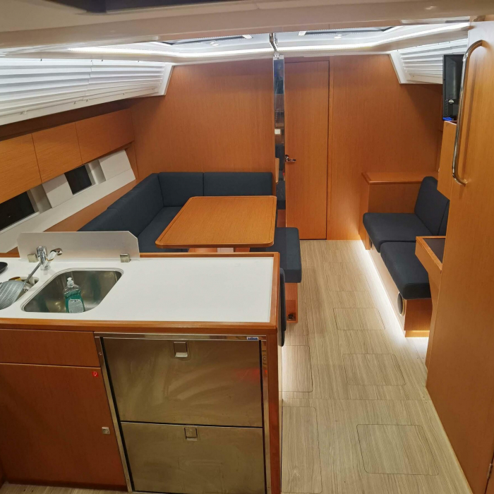 Prestige | Bavaria C45 photo 3