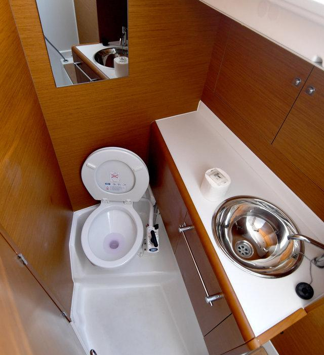 Kiss Kiss | Sun Odyssey 419 photo 15