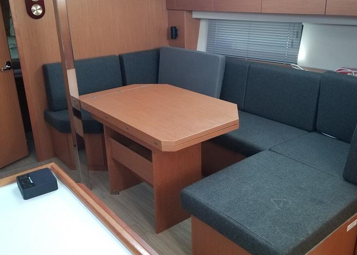 Fiesta | Bavaria C42 photo 10