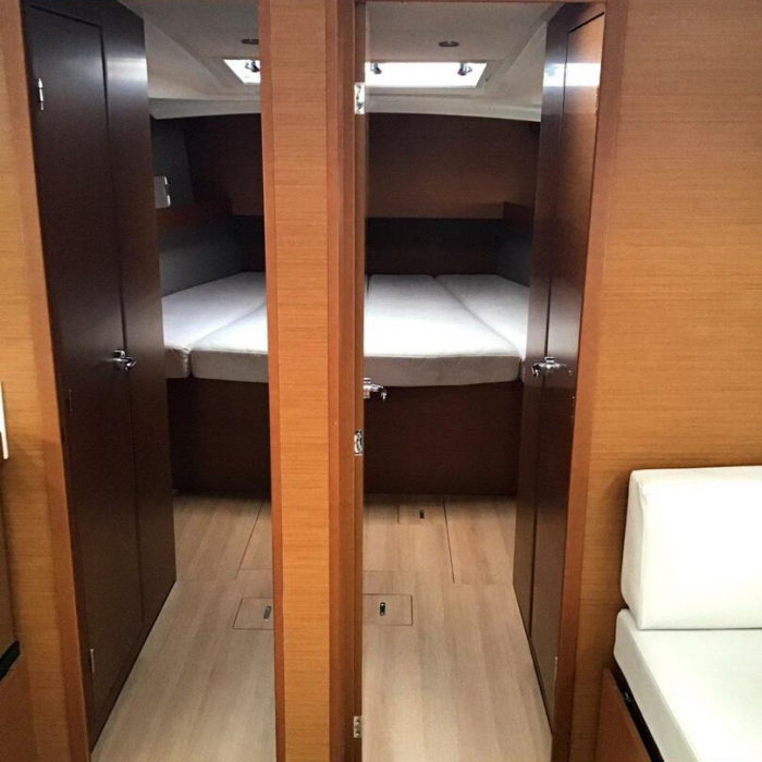 Helia (A/C, Gen. 10kVA, Electric Winch NEW 2022) | Sun Odyssey 490 photo 13