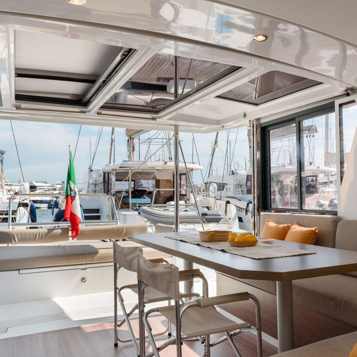 ORSA 5 - A/C, Generator, Water maker | Bali 4.2 photo 14