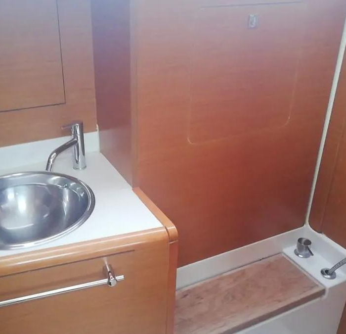 Captain Tzinos | Sun Odyssey 439 photo 18