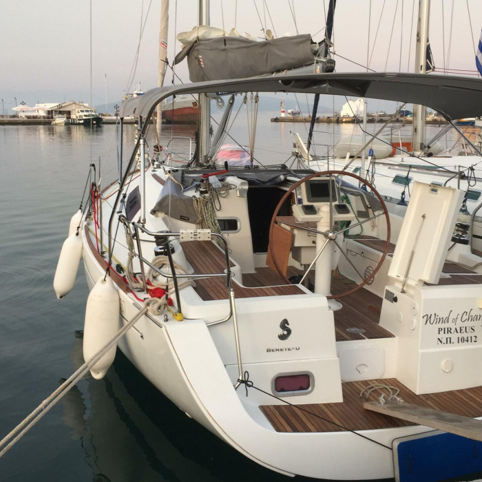 WIND OF CHANGE | Oceanis 37 photo 2