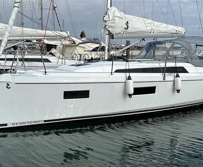 Trapani Vela Club | Oceanis 34.1 photo 2