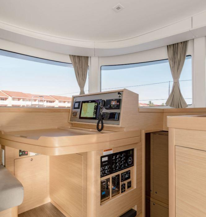 HeyBlue | Lagoon 42 photo 62