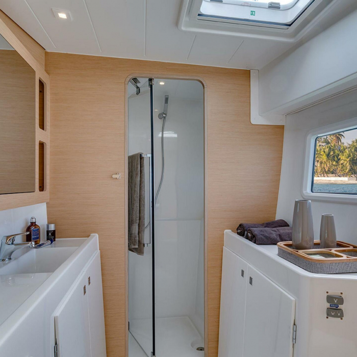 HeyBlue | Lagoon 42 photo 71