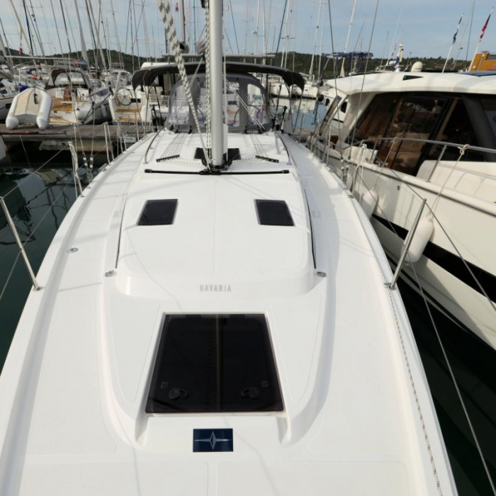 Freewise | Bavaria C38 photo 6