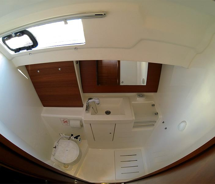 China girl | Dufour 375 GL photo 14