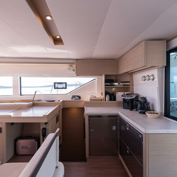 Lavina | Lagoon 51 photo 23