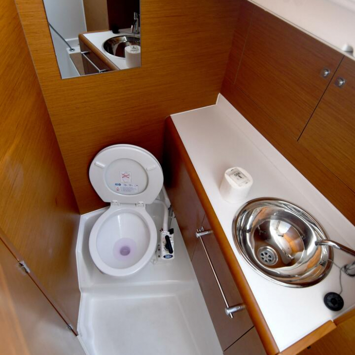 Kiss Kiss | Sun Odyssey 419 photo 14