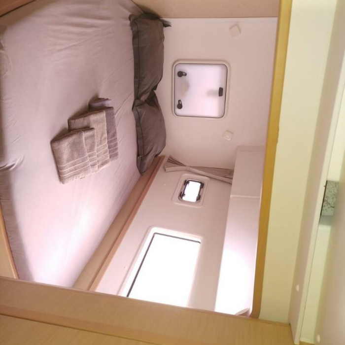 Martine | Lagoon 42 photo 10