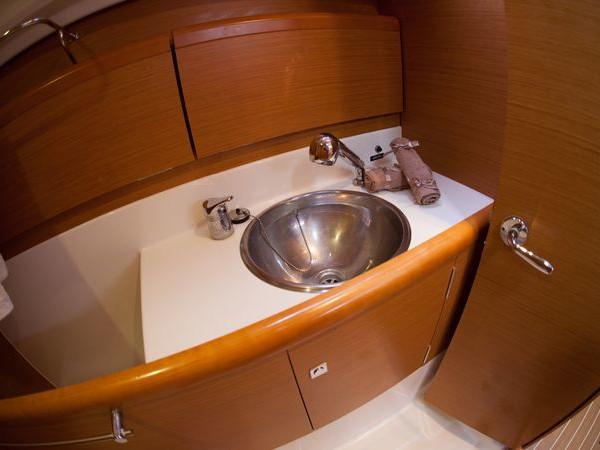 Mare Doro | Sun Odyssey 33i photo 6