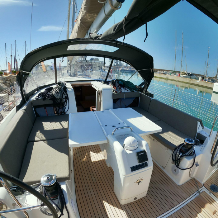 Melusina | Sun Odyssey 490 photo 3