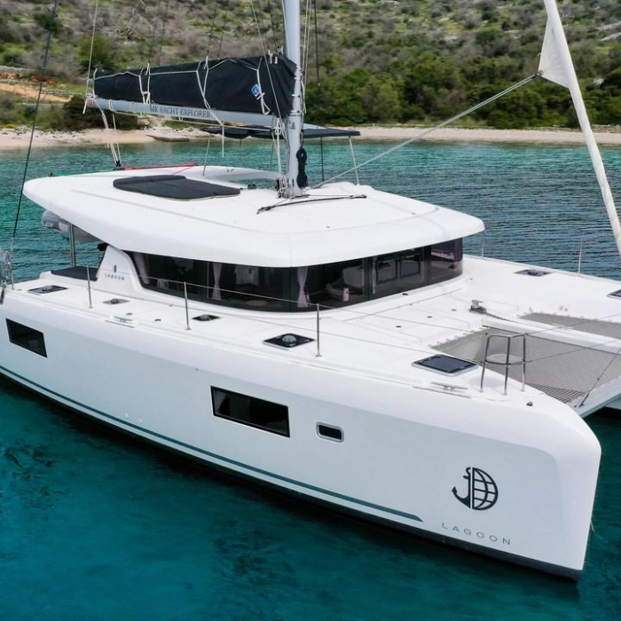 Vesper | Lagoon 42 photo 1