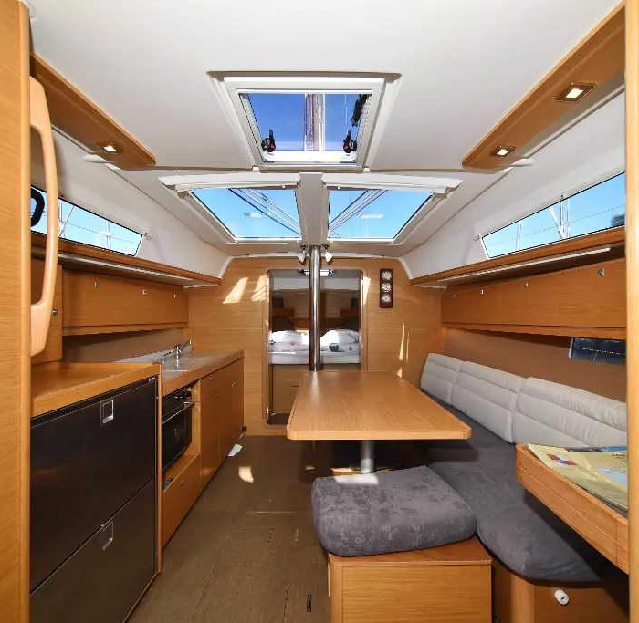 Economy | Dufour 382 GL photo 14