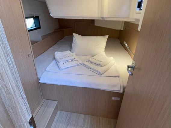 Donuha | Bavaria C42 photo 7