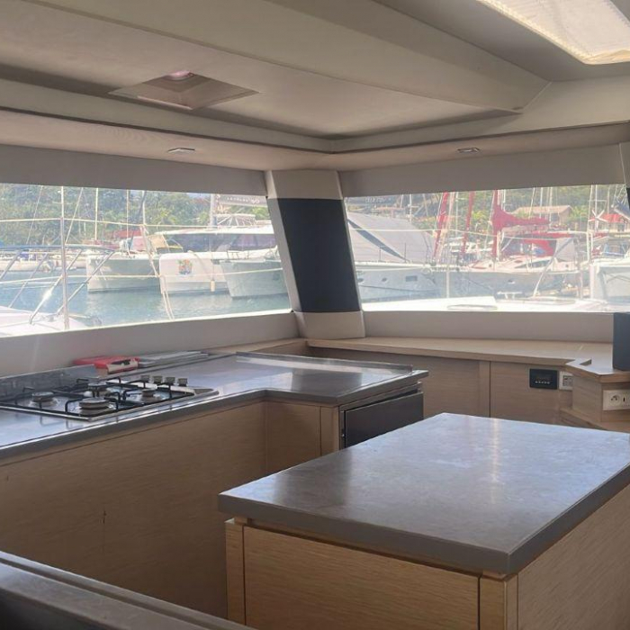 CHRISTOPHINE 2 | Fountaine Pajot Saba 50 photo 7