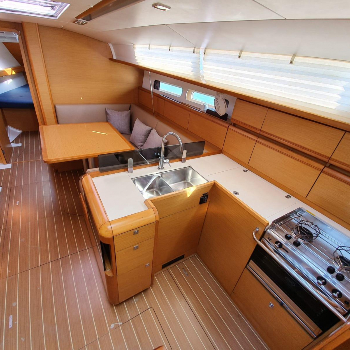 T-Punch | Jeanneau Sun Odyssey 409 photo 10