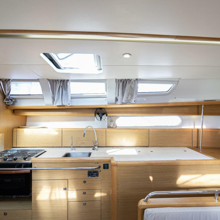 Beethoven ( with Bowthruster ,Solar Panels) | Sun Odyssey 44 i photo 6