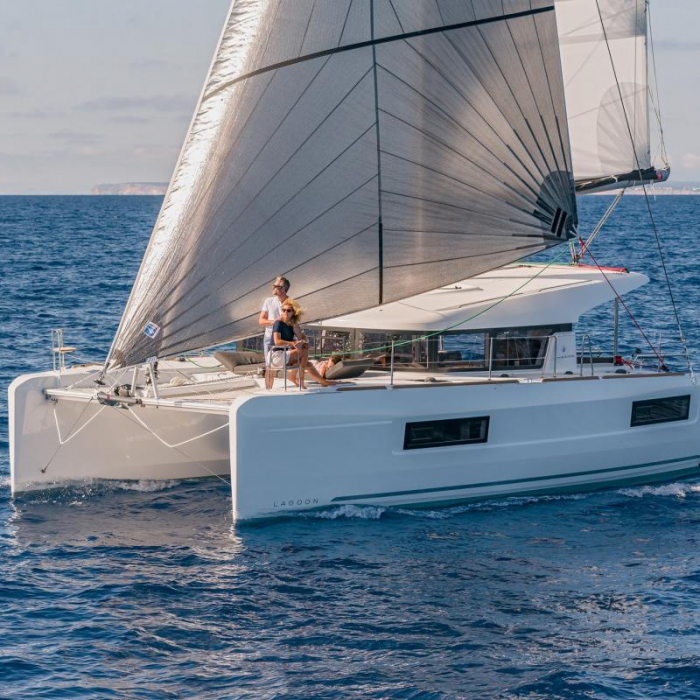 Coconut | Lagoon 40 photo 1