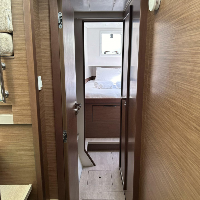 Mithra | Lagoon 40 photo 8