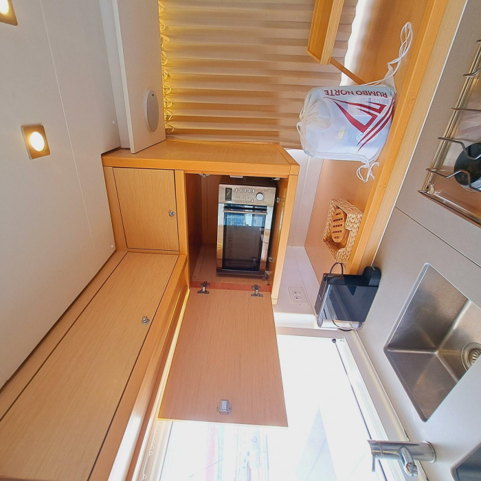 Lluna | Lagoon 450 photo 14