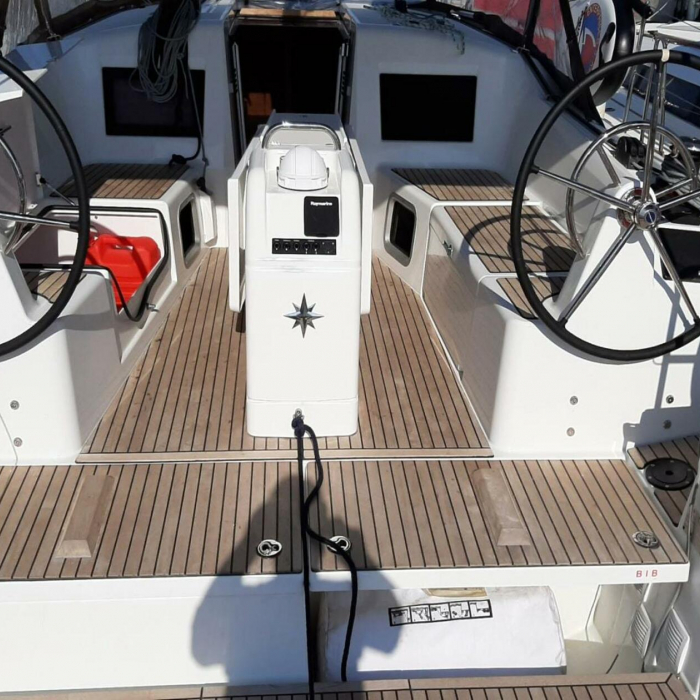 Economy | Sun Odyssey 410 photo 1